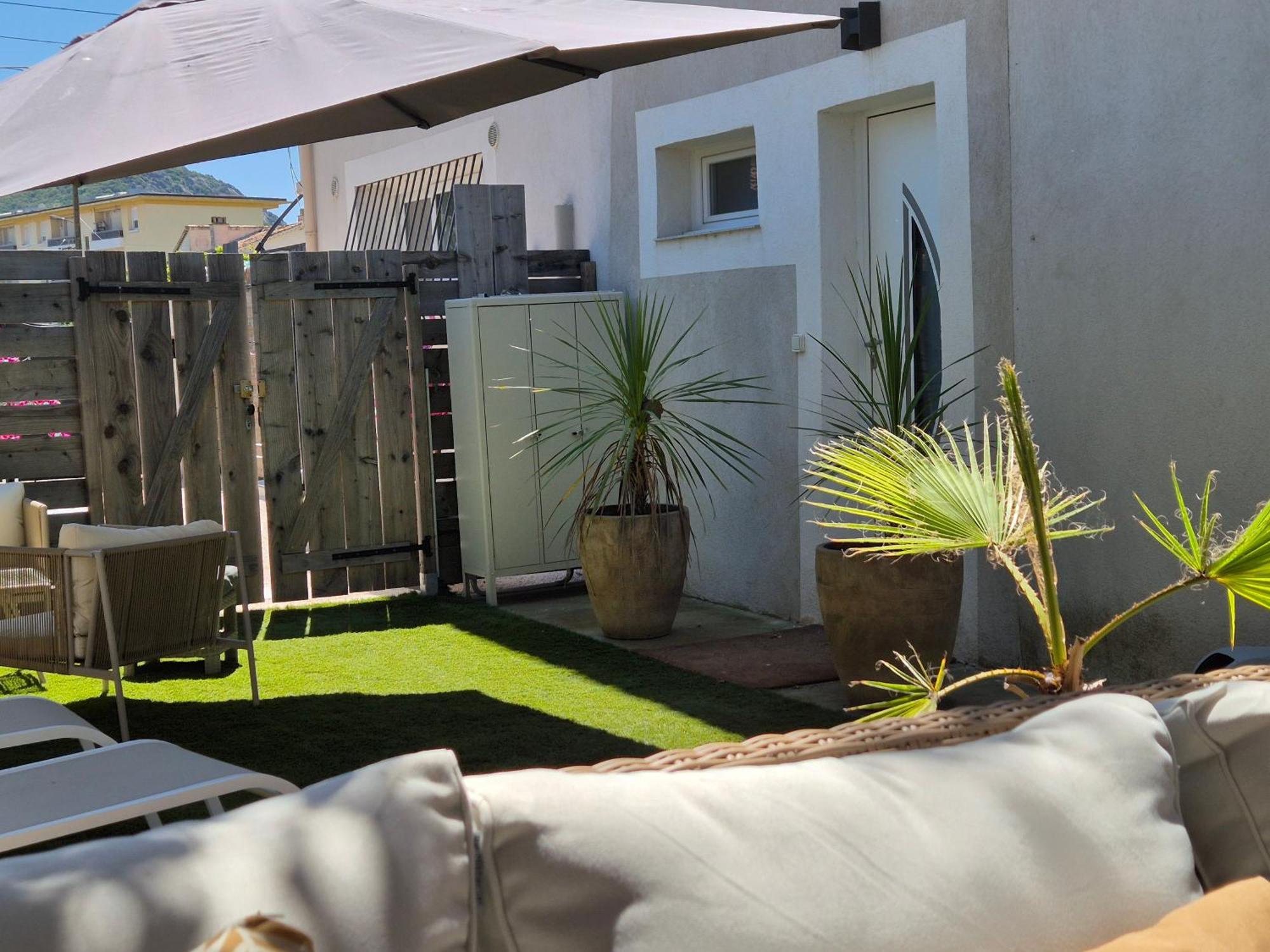 Magnifique Appartement 2 Chambres Avec 50 M2 De Jardin Privatif La Crau Kültér fotó